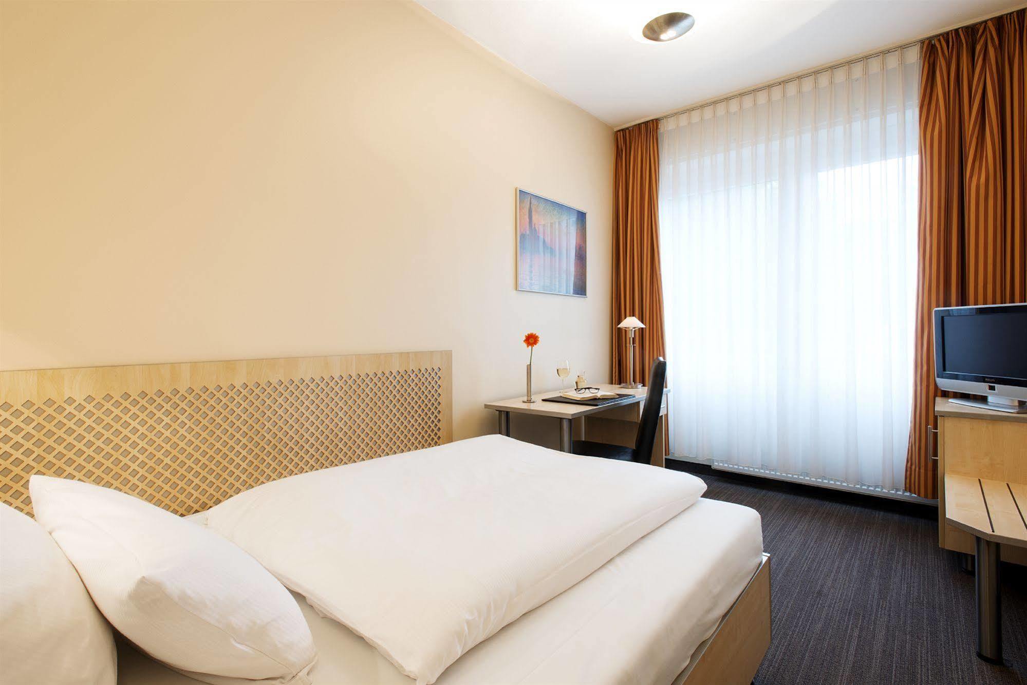 Nh Berlin City West מראה חיצוני תמונה